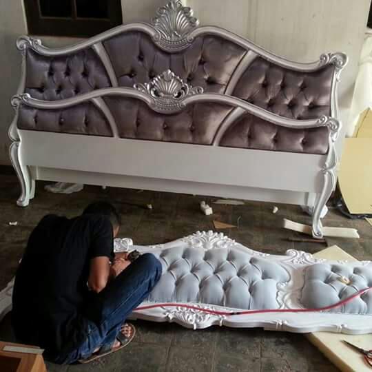 Sofa kulit
